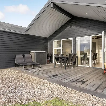 Awesome In Ringkobing With Kitchen Holiday home Sondervig
